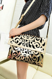 Bolsa Dourada com Preto