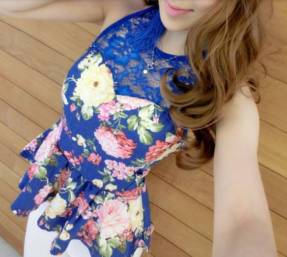 Blusa Azul Estampada C/ Rendas