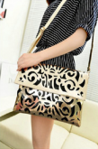 Bolsa Dourada com Preto